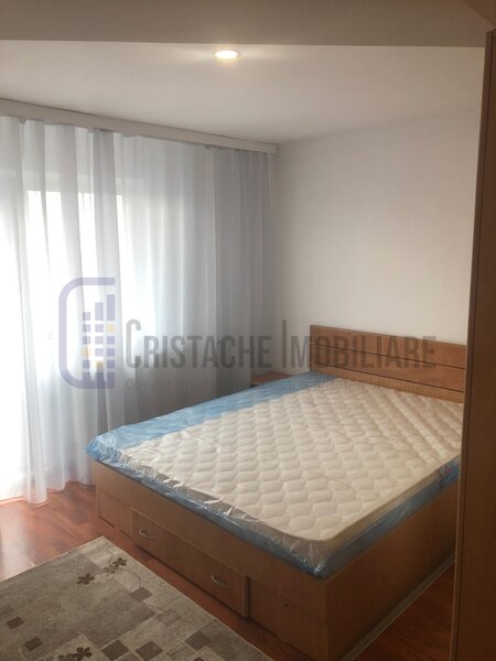 13 Septembrie, Novaci, fara comision apartament 3 camere, decomandat,